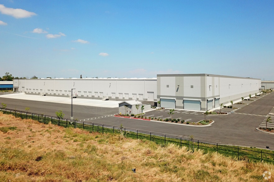 401 E Glenn Ave, Modesto, CA for sale - Building Photo - Image 3 of 15