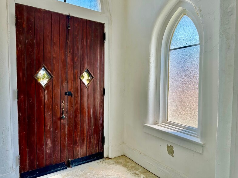 1424 E Main St, Humboldt, TN for sale - Interior Photo - Image 3 of 26