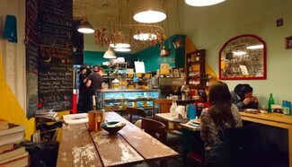 Plus de détails pour 347 Bedford Ave, Brooklyn, NY - Commerce de détail à louer