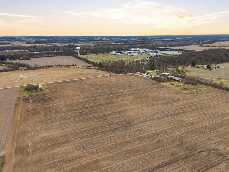 6230 Drake Rd, Piqua, OH à vendre - Photo du bâtiment - Image 2 de 5
