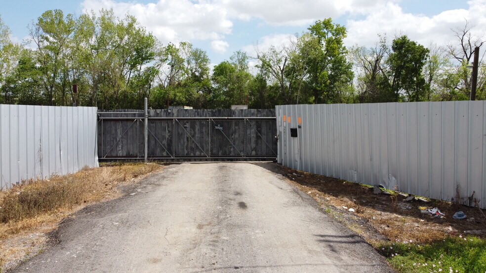 7314 Philibert Ln, Houston, TX for sale - Building Photo - Image 2 of 7