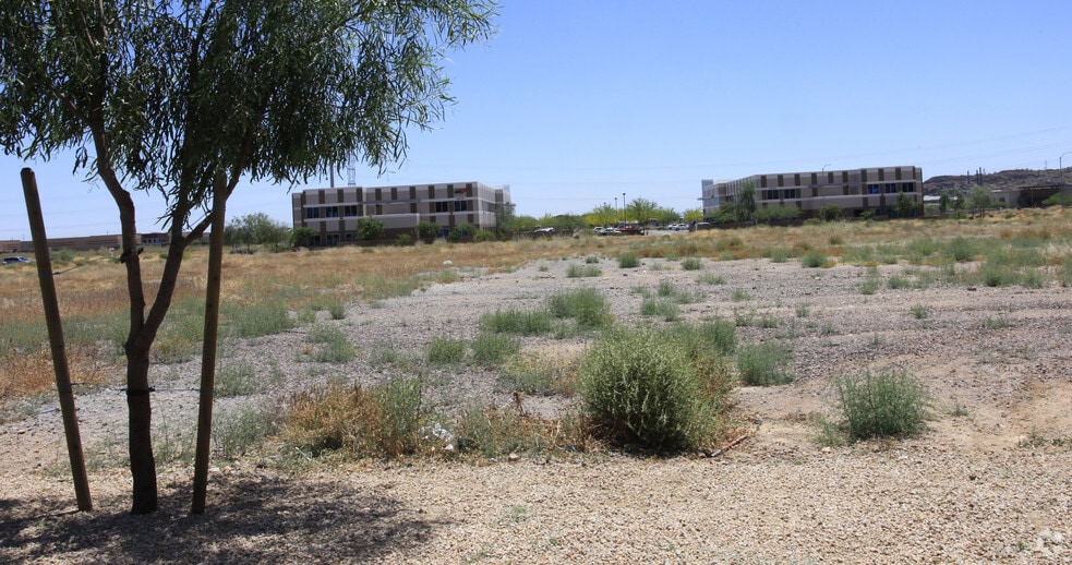 2117 W Whispering Wind Dr, Phoenix, AZ for sale - Building Photo - Image 2 of 3