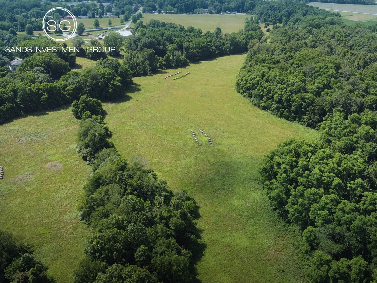 2047 Get Away Place, Cloverdale, IN à vendre Photo principale- Image 1 de 6