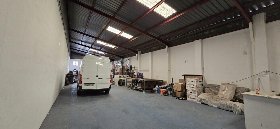 Industrial in Llíria, Valencia for sale - Interior Photo - Image 2 of 11