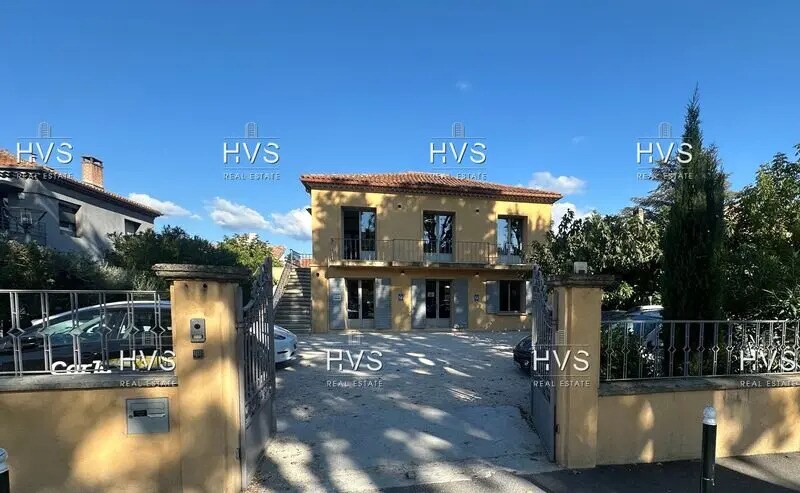 Bureau dans Aix-en-Provence à louer - Photo du bâtiment - Image 2 de 11