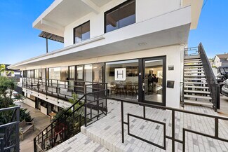 Plus de détails pour 3800 E Coast Hwy, Newport Beach, CA - Bureau/Commerce de détail à louer