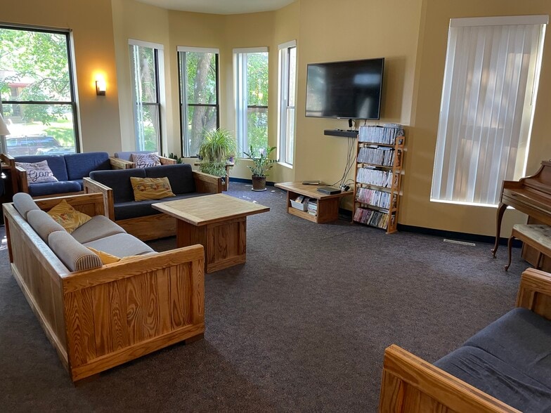 727 N 31st St, Milwaukee, WI for sale - Interior Photo - Image 2 of 17