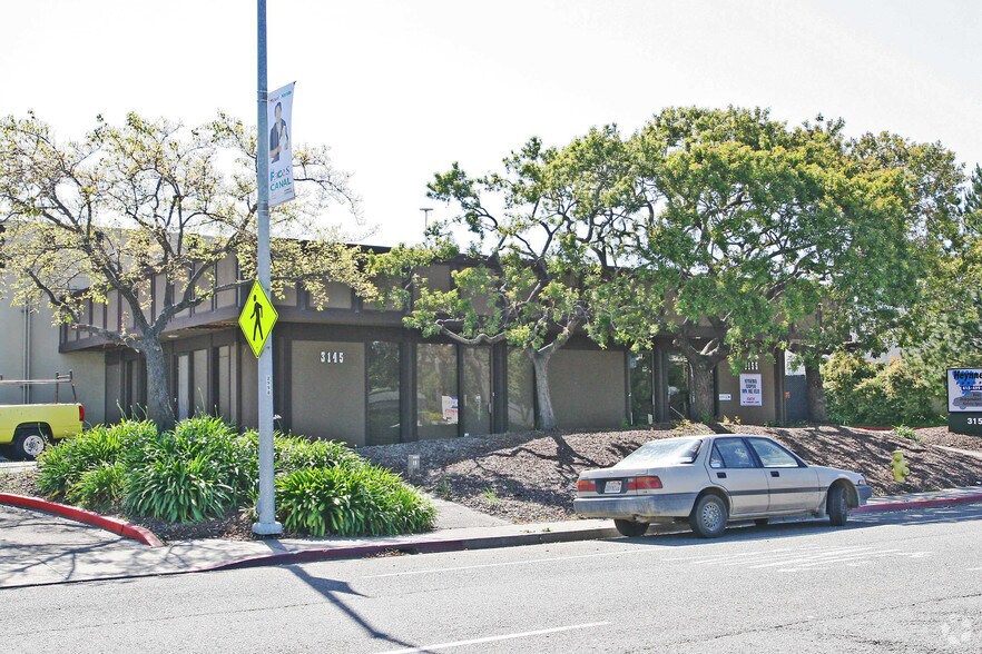 3145 Kerner Blvd, San Rafael, CA à louer - Photo du bâtiment - Image 3 de 6