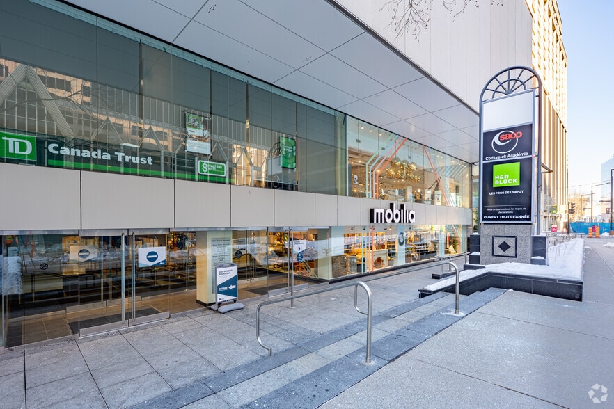 2001 Boul Robert-Bourassa, Montréal, QC à louer - Photo du bâtiment - Image 2 de 6