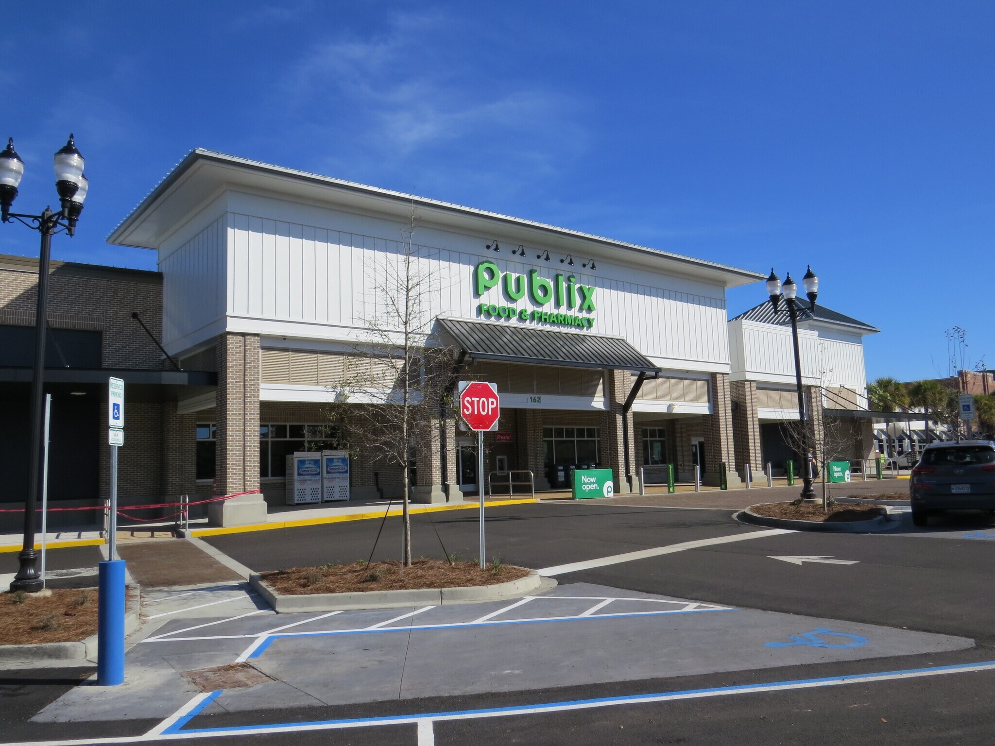 162 Seven Farms Dr, Daniel Island, SC for lease Primary Photo- Image 1 of 9