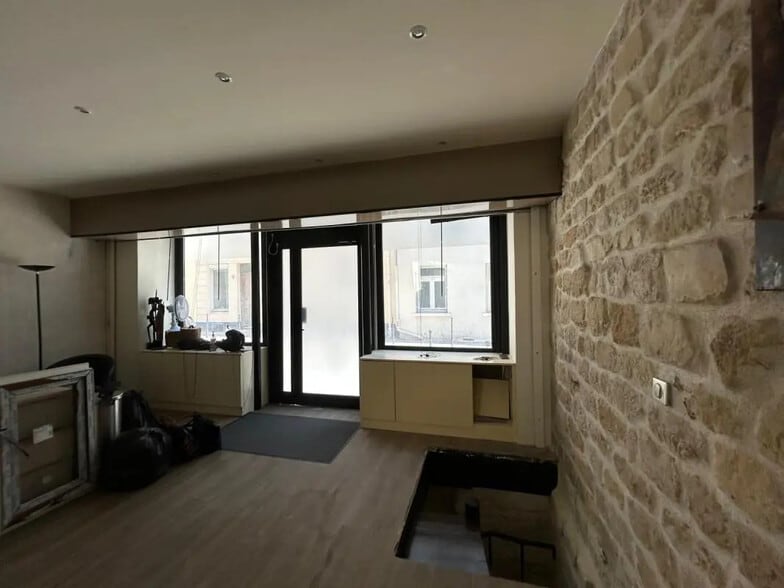 Retail in Paris for lease - Building Photo - Image 3 of 7