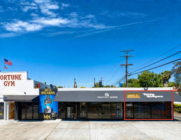 7801 Melrose Ave, Los Angeles, CA à louer - Photo du bâtiment - Image 2 de 11