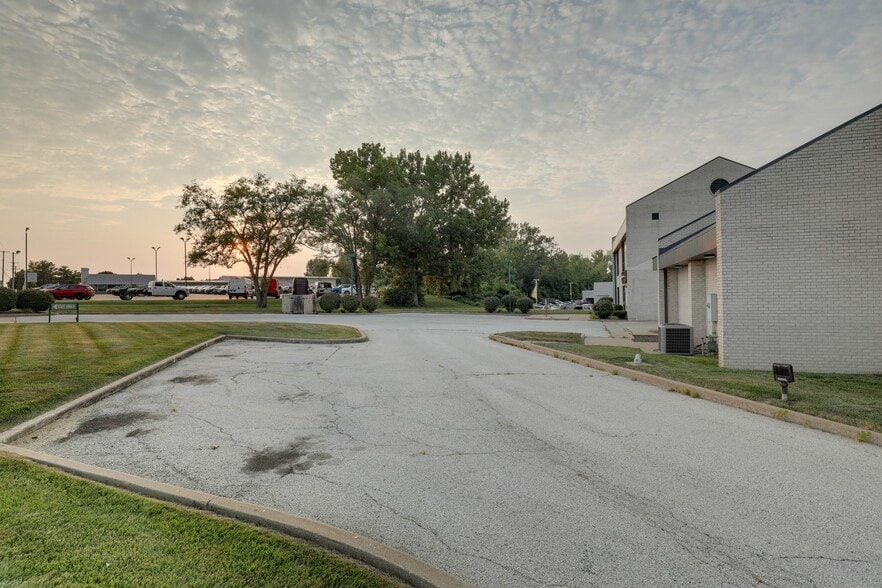 101 N 36th St, Quincy, IL for lease - Building Photo - Image 3 of 34