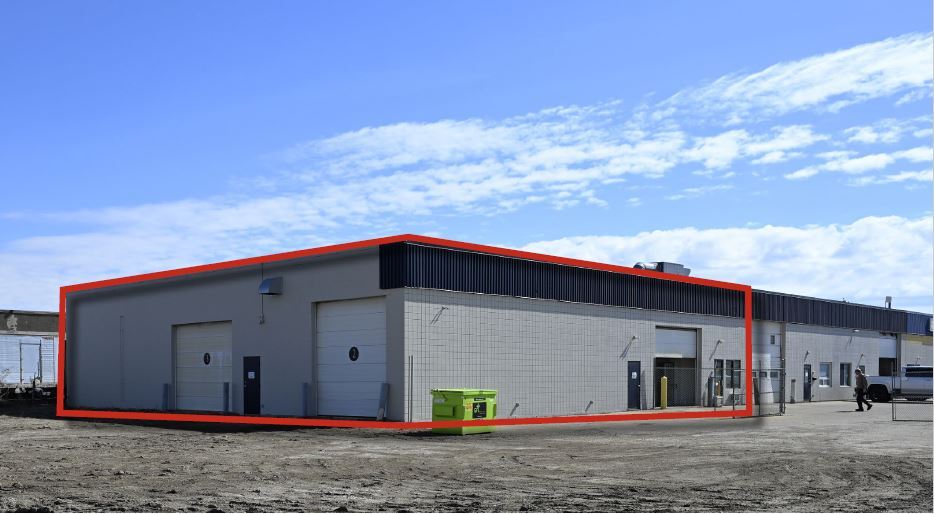 11222B 87 Av, Fort Saskatchewan, AB à louer Photo du bâtiment- Image 1 de 8