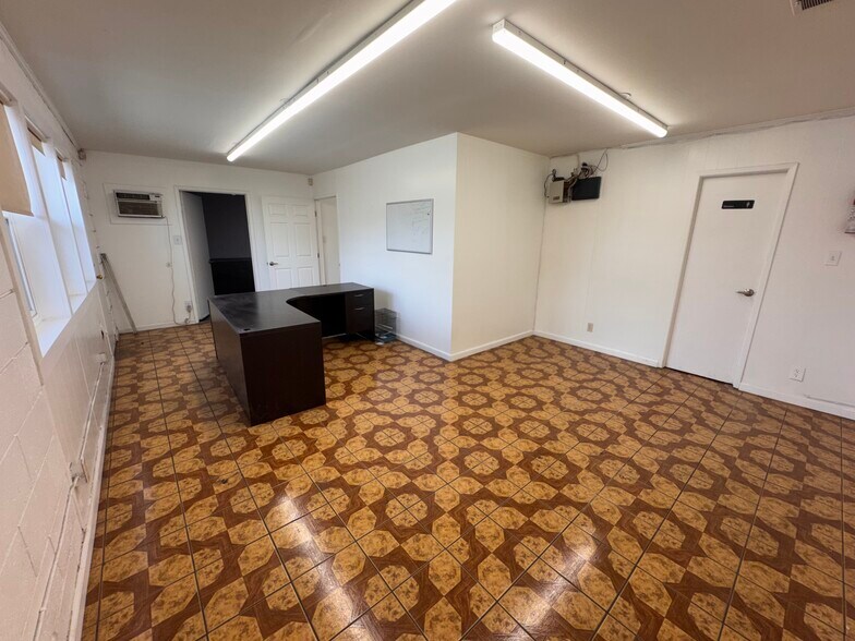 611-623 W Olympic Blvd, Montebello, CA à louer - Photo intérieure - Image 3 de 5