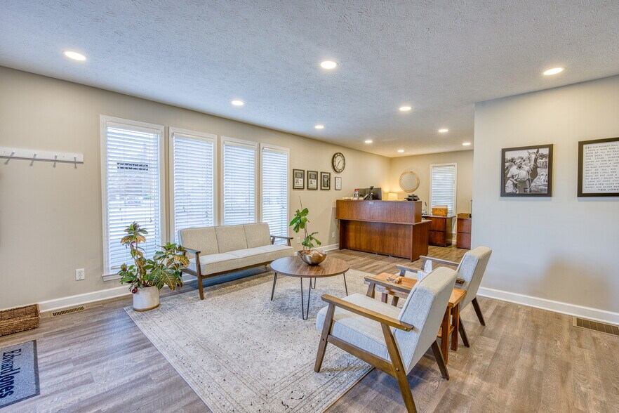 1202-1214 N Monroe Dr, Xenia, OH à vendre - Photo du bâtiment - Image 3 de 37