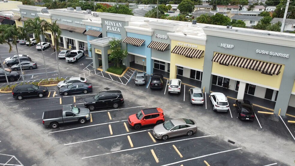 2520-2650 N University Dr, Sunrise, FL à louer - Vidéo sur l’inscription commerciale - Image 2 de 68