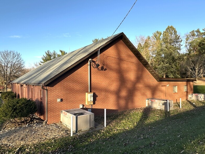 6103 Forest Hills Rd, Rockford, IL à vendre - Photo du bâtiment - Image 3 de 22