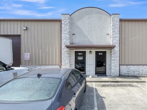 26797 Hanna Rd, Conroe, TX à louer Photo intérieure- Image 1 de 22