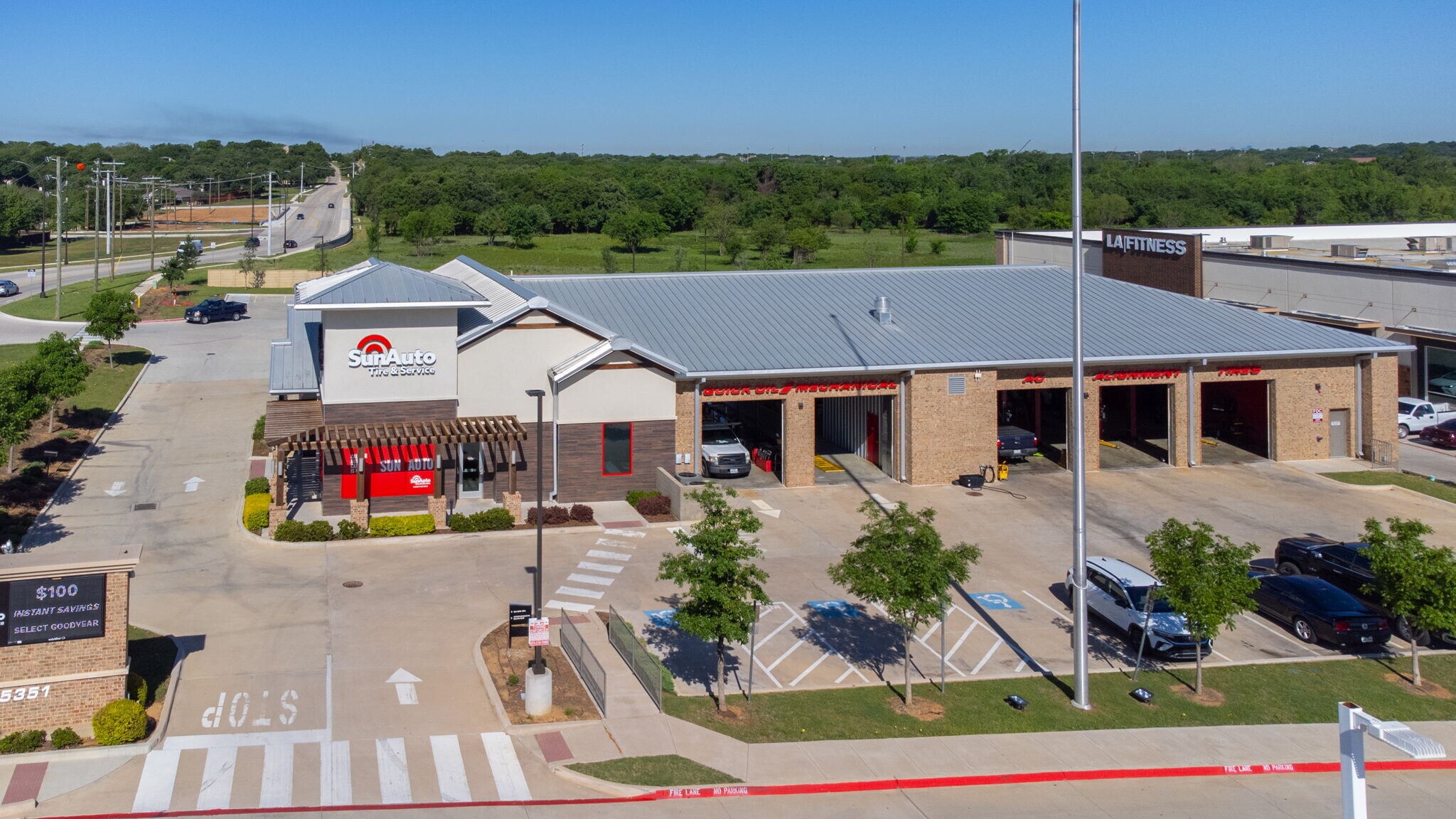 5351 W Sublett Rd, Arlington, TX à vendre Photo du bâtiment- Image 1 de 4