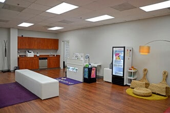 3201 University Dr E, Bryan, TX à louer Photo intérieure- Image 1 de 4