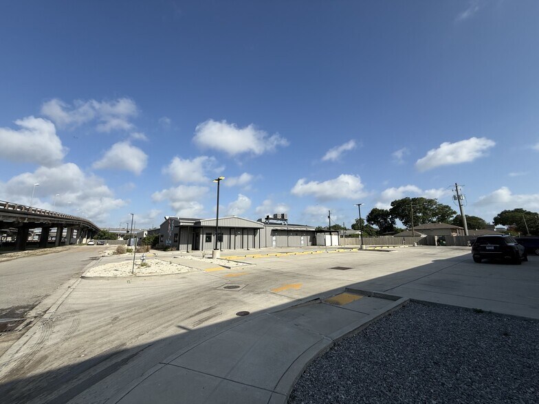 2935 Airline Dr, Metairie, LA à vendre - Photo du bâtiment - Image 2 de 9