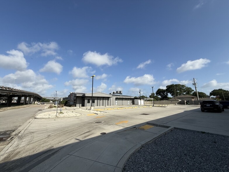 2935 Airline Dr, Metairie, LA à vendre - Photo du bâtiment - Image 2 de 9