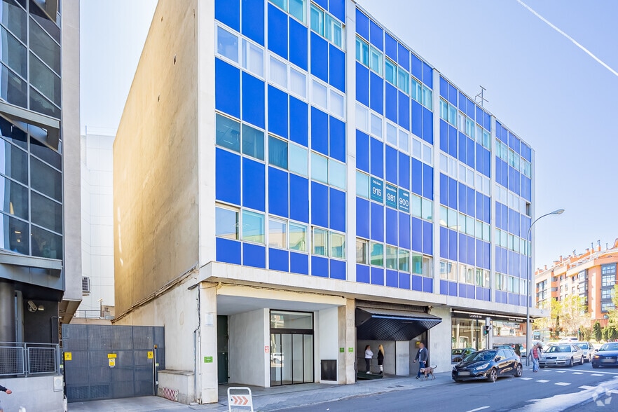 Calle de Cronos, 8, Madrid, Madrid for sale - Building Photo - Image 2 of 4