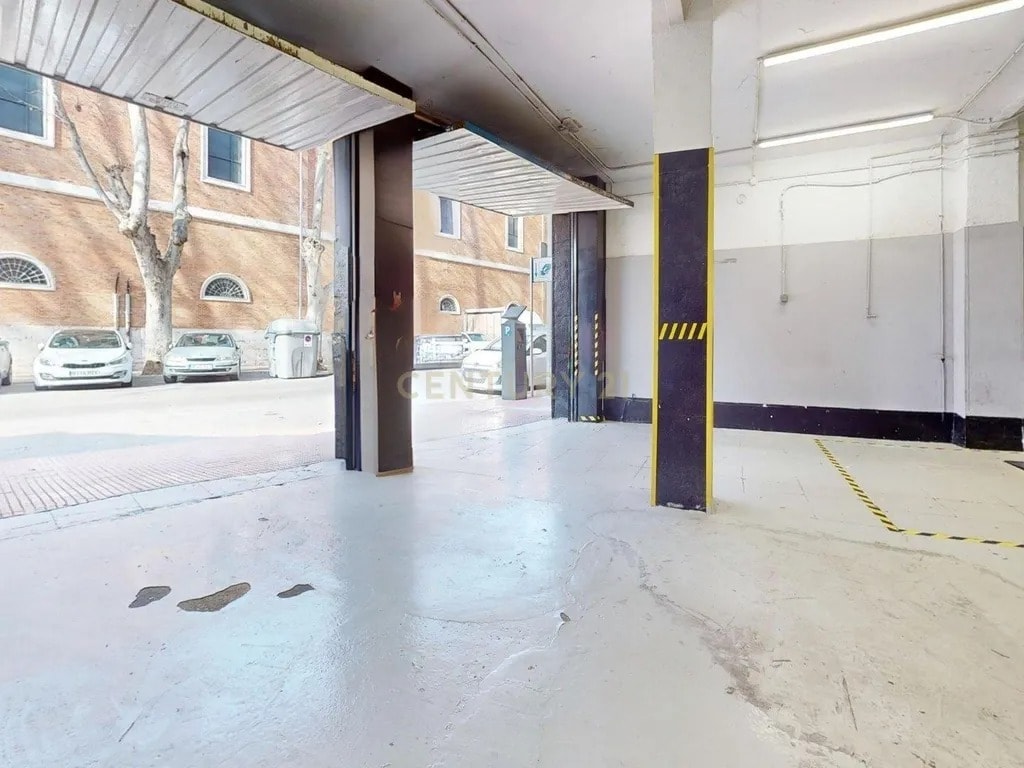 Multifamily in Alcalá de Henares, Madrid for sale Primary Photo- Image 1 of 3