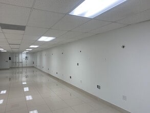 6801-6925 W Colonial Dr, Orlando, FL à louer Photo intérieure- Image 1 de 4