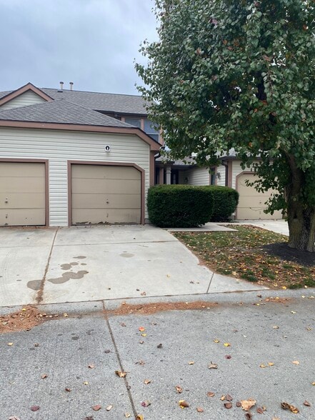 8576 Hague Rd, Indianapolis, IN à vendre - Photo principale - Image 1 de 1