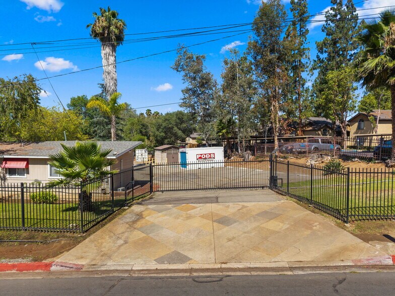2005 S Escondido Blvd, Escondido, CA à vendre - Photo du bâtiment - Image 3 de 15