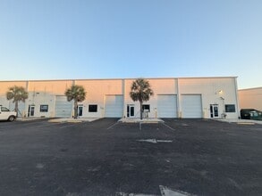 6250-6270 Clarity Ct, Sarasota, FL for lease Interior Photo- Image 1 of 4
