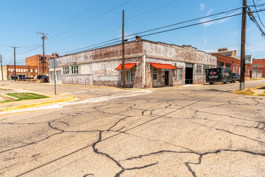 232 Kaufman Street, Paris, TX for sale - Primary Photo - Image 1 of 1