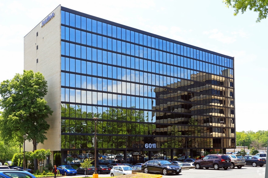 6010 Executive Blvd, Rockville, MD à louer - Photo du bâtiment - Image 3 de 15
