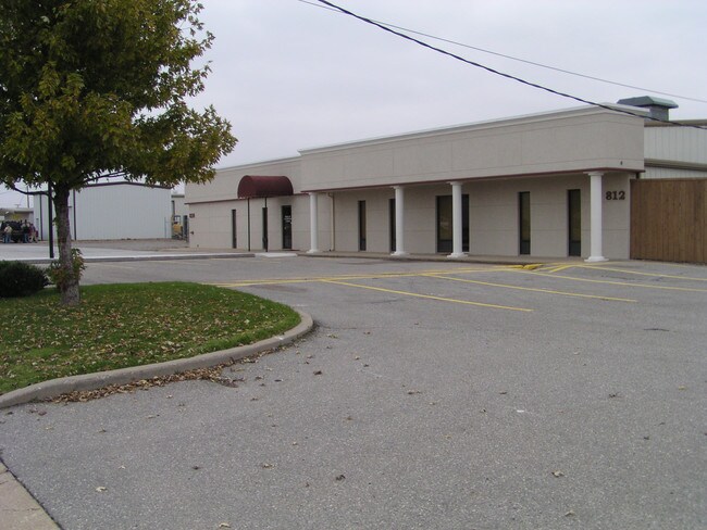 More details for 810-812 SE 3rd St, Lawton, OK - Flex for Sale