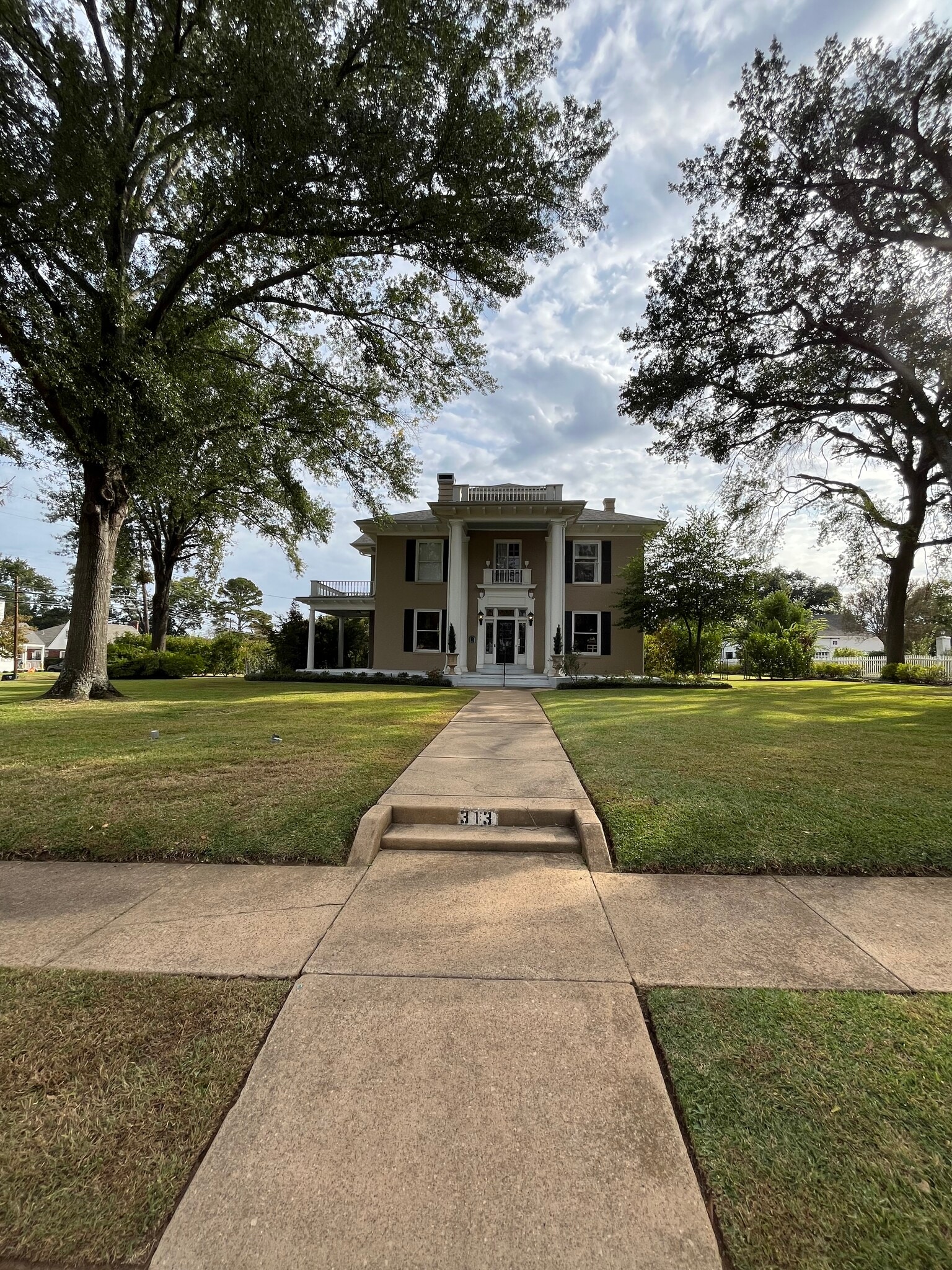 313 E Charnwood St, Tyler, TX for lease Building Photo- Image 1 of 12