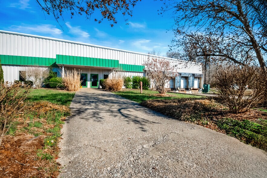 415 Barbourville Rd, London, KY à vendre - Photo du bâtiment - Image 2 de 13