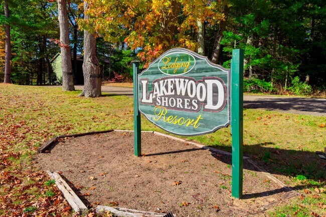 Plus de détails pour 7751 Cedar Lake Rd, Oscoda, MI - Services hôteliers à vendre