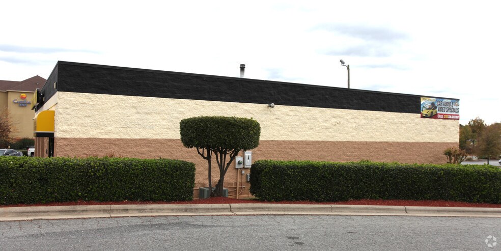 4407 Landover Rd, Greensboro, NC à louer - Photo du bâtiment - Image 2 de 2