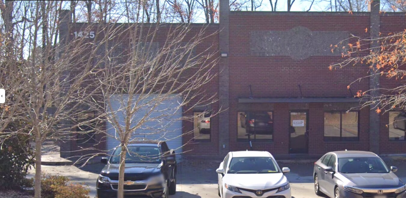 1425 Senoia Rd, Tyrone, GA à vendre Photo principale- Image 1 de 1