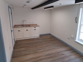 38 Sincil St, Lincoln for lease Interior Photo- Image 2 of 6