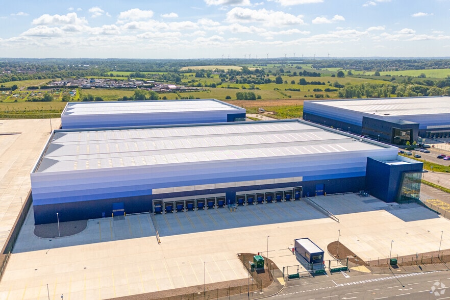 Mere Ln, Lutterworth à louer - Photo du bâtiment - Image 3 de 6