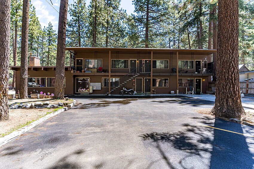 920 Alameda Ave, South Lake Tahoe, CA à vendre Photo du bâtiment- Image 1 de 18