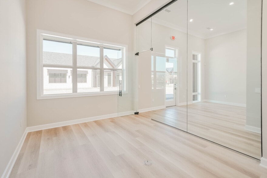 1325 Main St, Katy, TX for lease - Building Photo - Image 3 of 19