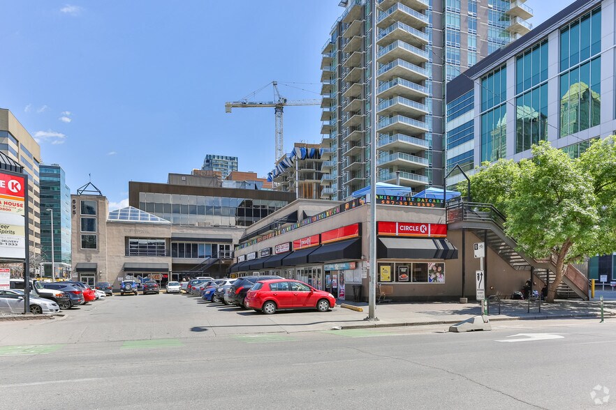 555 11th Ave SW, Calgary, AB for sale - Primary Photo - Image 1 of 1