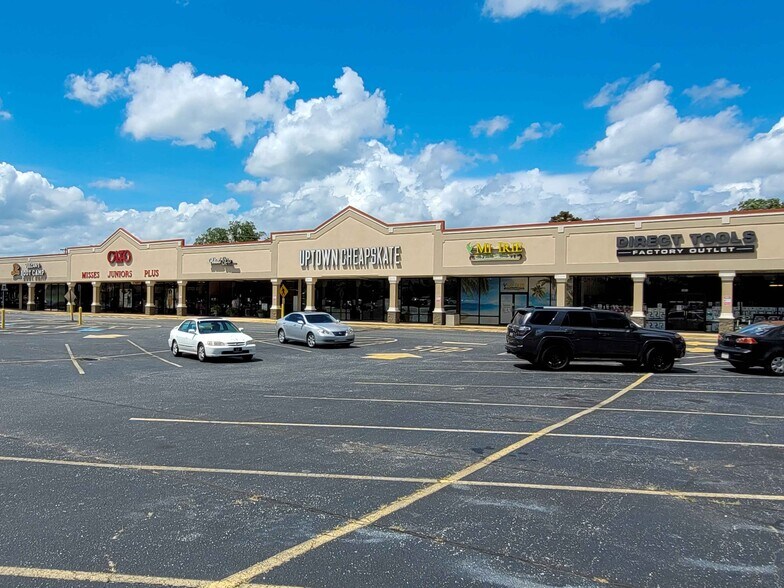 1451 Woodruff Rd, Greenville, SC à louer - Photo du bâtiment - Image 2 de 4