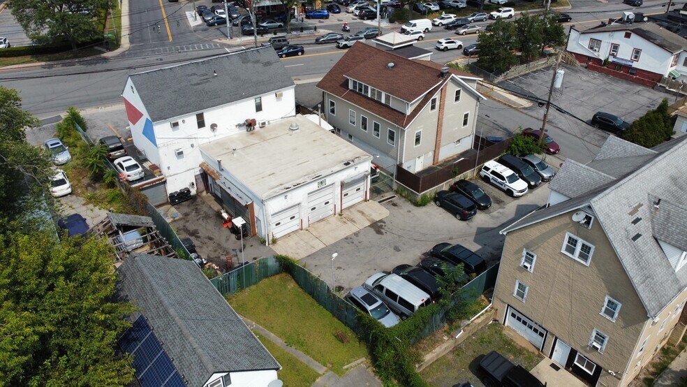 283-285 Tarrytown Rd, White Plains, NY à vendre - Photo du bâtiment - Image 2 de 4