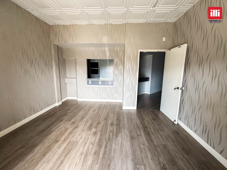 15333-15339 Sherman Way, Van Nuys, CA for lease - Interior Photo - Image 2 of 6