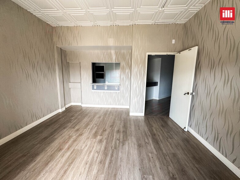 15333-15339 Sherman Way, Van Nuys, CA à louer - Photo intérieure - Image 2 de 6